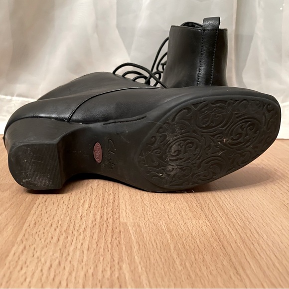 Clarks Black Leather Granny Boots - Picture 4 of 5